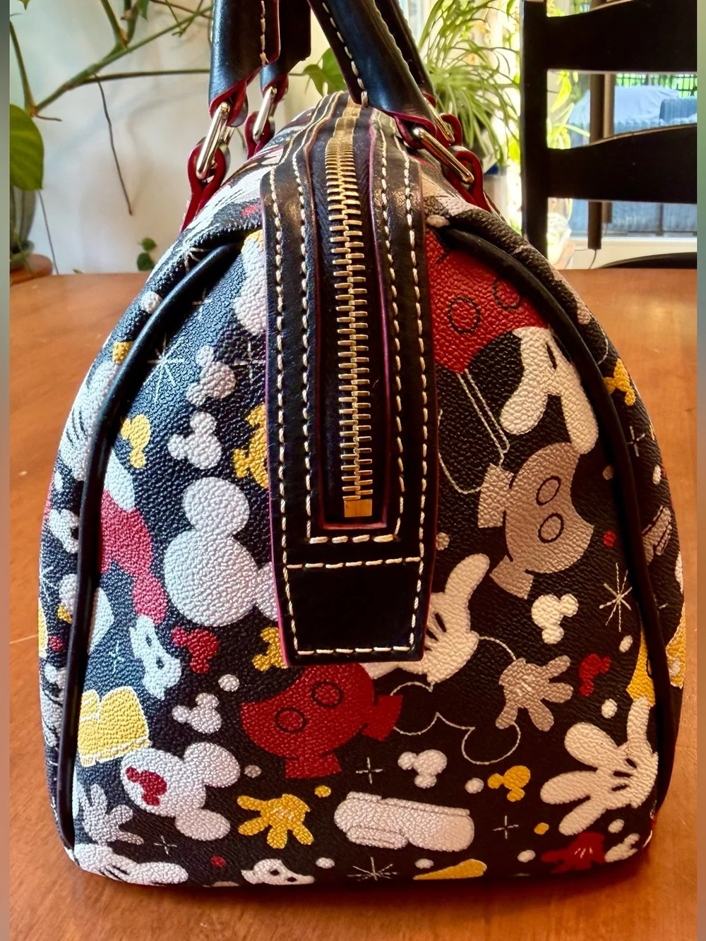 Dooney & Bourke 